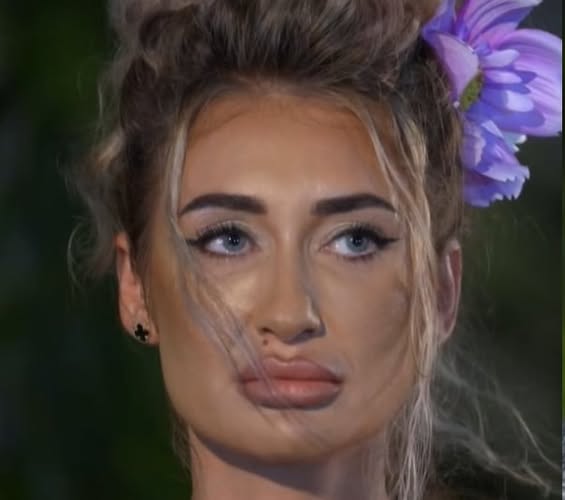 Tensiuni și acuzații. Maria Avram ar fi hărțuit-o pe Oana Monea după ce i-a destrămat căsnicia. Detalii despre mesajele de la miezul nopții