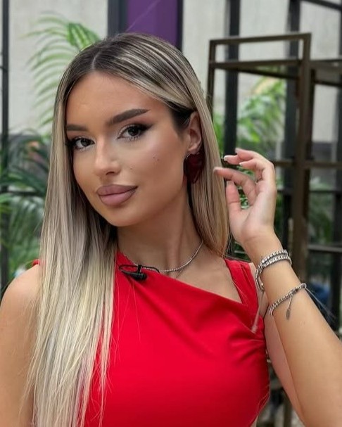 Naomi de la „Casa iubirii”, una dintre concurentele preferate ale sezonului 4: „Sunt o fire calmă, dar nu plictisitoare!”
