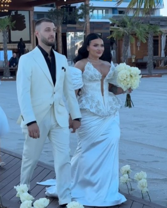 Oana Radu și Șerban Balaban au spus „DA” pe plaja Azimuth din Mamaia