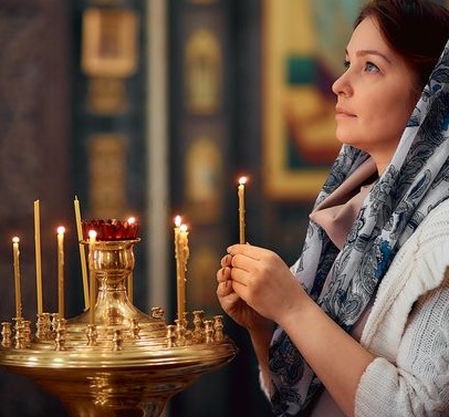 Calendar ortodox, 11 septembrie. Creștinii care poartă acest nume își sărbătoresc onomastica. Rugăciunea care aduce liniște și protecție