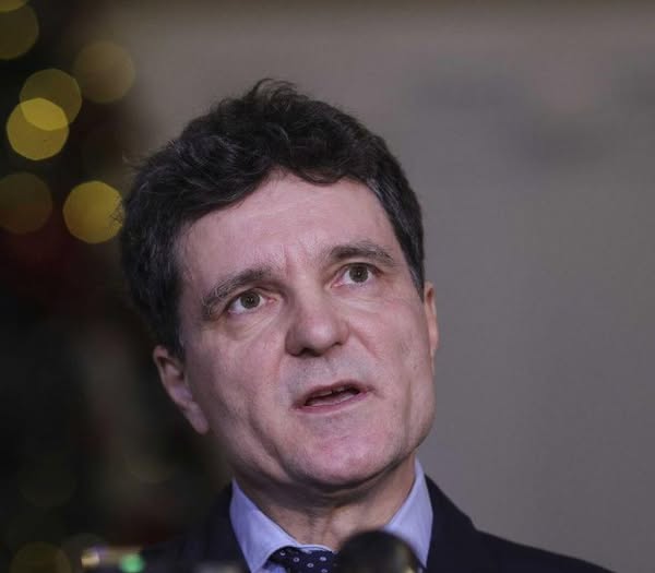 Noul an școlar începe cu proteste și incertitudine. Nicușor Dan își va duce fiica la școală, în ciuda grevei profesorilor