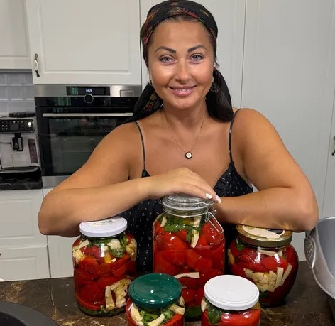 Cum prepară Gabriela Cristea gogoșarii opăriți în oțet. Secretul care face diferența