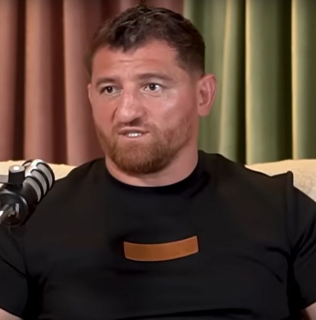 Cătălin Moroșanu, despre copilăria marcată de bullying: „Am suferit foarte mult, dar sportul m-a salvat”