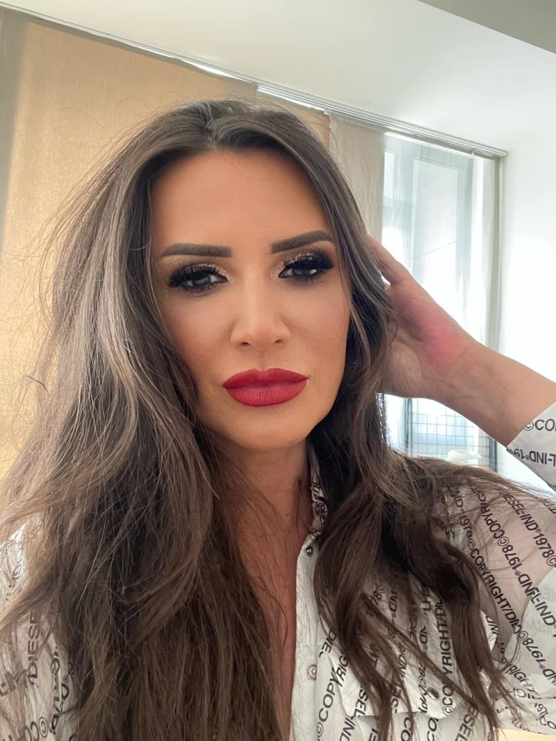 Mara Bănică, poveste de dragoste ca-n filme: cum și-a întâlnit soțul într-un avion spre Frankfurt