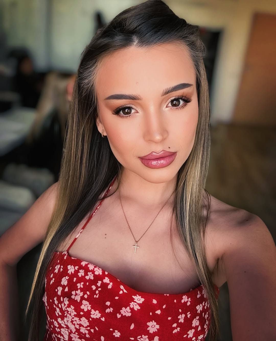 Veronica transmite un mesaj discret, dar ferm: „A unsprezecea poruncă: Vezi-ți de treaba ta!”