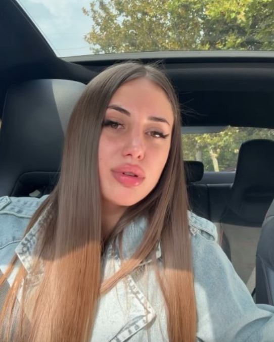 Bianca Giurcă vrea să își schimbe implanturile mamare