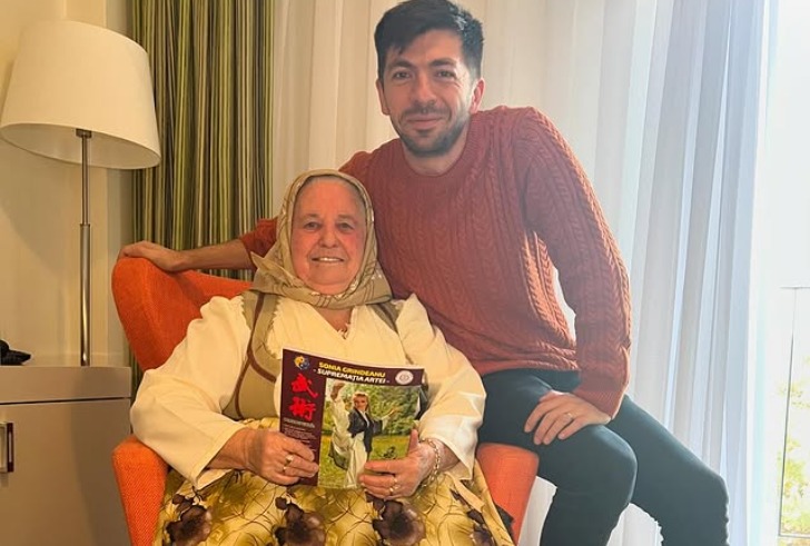 Mircea Bravo și tanti Lenuța: povestea unei colaborări de succes în mediul online