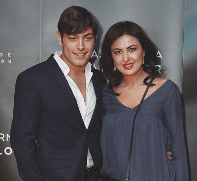 Cine este mama lui Toto Dumitrescu, femeia care a fost poreclită „Monica Bellucci de România”