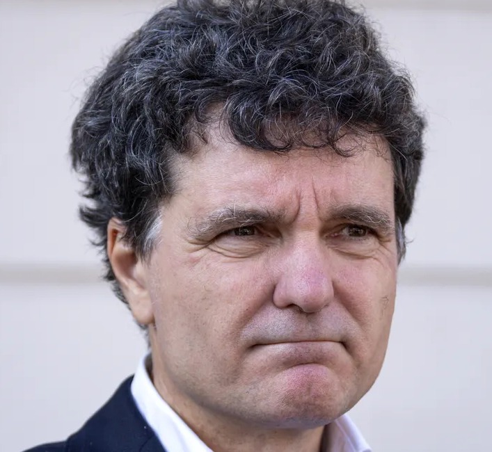 Nicușor Dan dă startul reparațiilor la gard. Care este valoarea lucrărilor și cine se ocupă de intervențiile de la Palatul Cotroceni