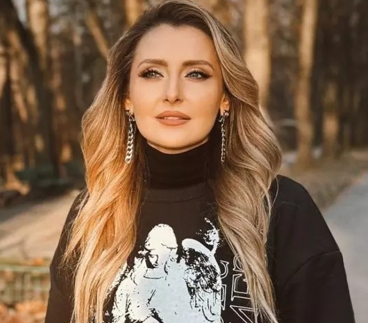 Conflict pe rețelele sociale între Alina Sorescu și Alexandru Ciucu. El spune că primește comentarii de la fosta soție, dar artista îl contrazice