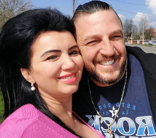 Adriana Bahmuțeanu, pregătiri intense pentru nunta cu George Restivan. Nașa lor anunță că va cânta la eveniment