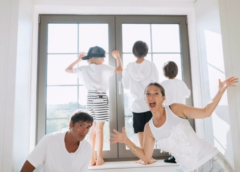 Adela Popescu: „Devii un om sigur pe tine, ca un copac bine înfipt în pământ”