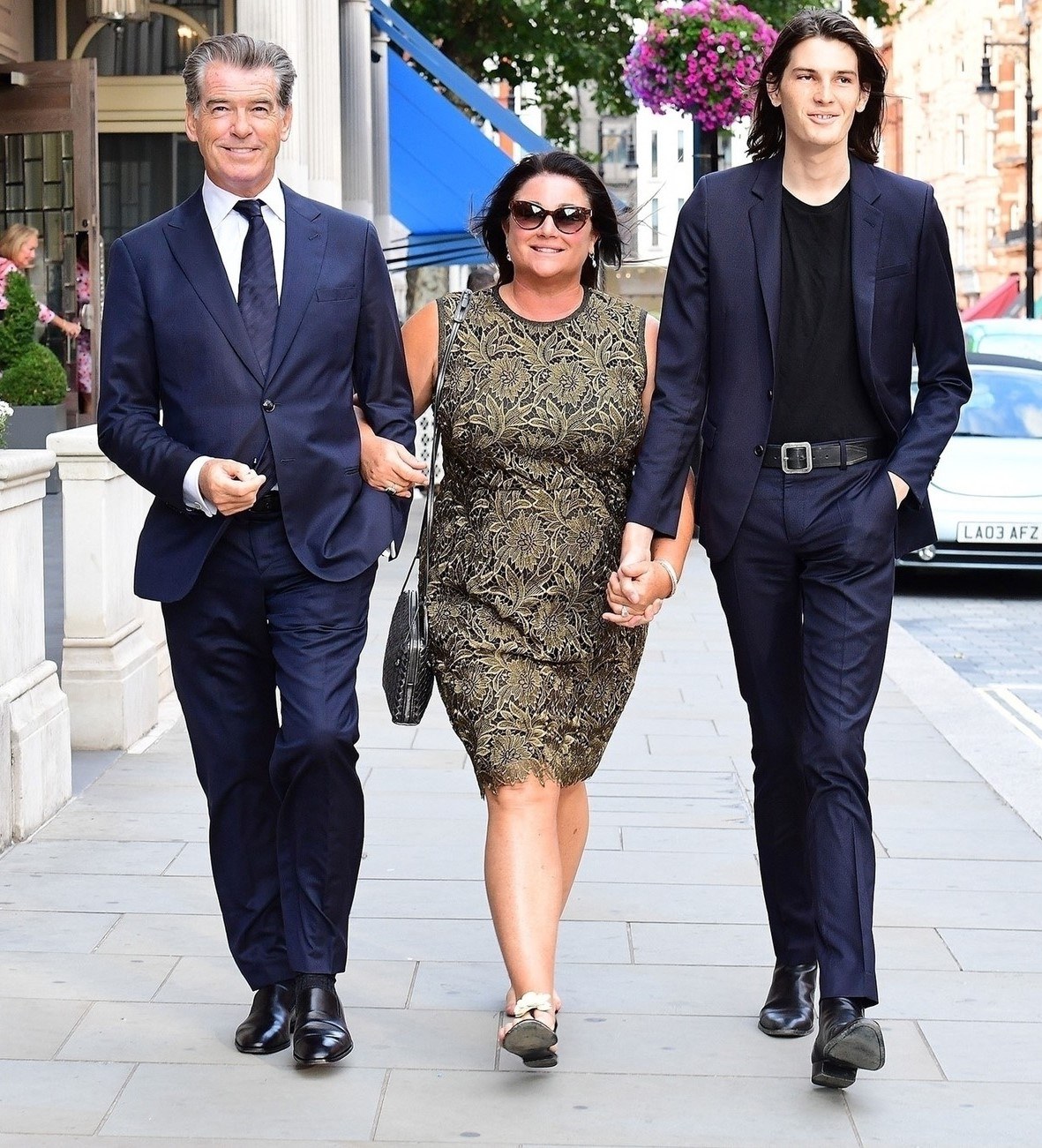 Pierce Brosnan își apără soția, Keely Shaye Smith: „O iubesc în fiecare formă a ei”