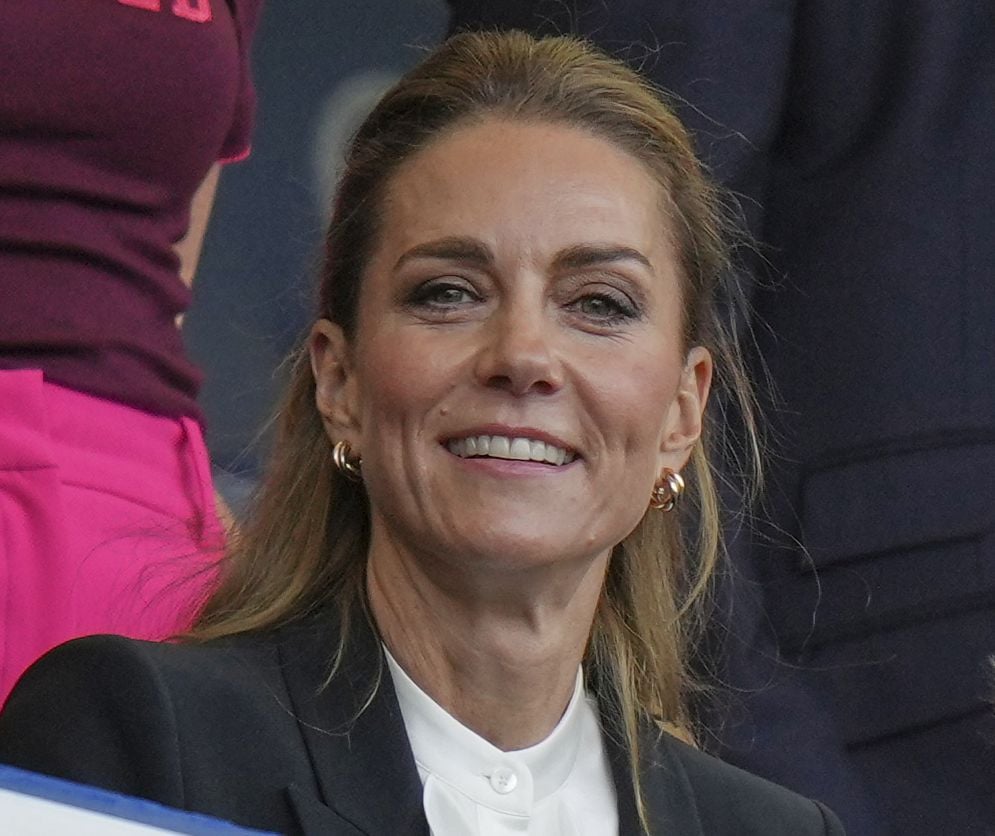 Kate Middleton surprinde cu un look nou: Prințesa de Wales a devenit blondă