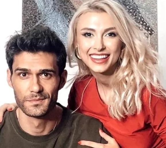 Împăcare neașteptată în lumea mondenă! Andreea Bălan și George Burcea, fotografiați alături de fetițe, la cinci ani după divorț