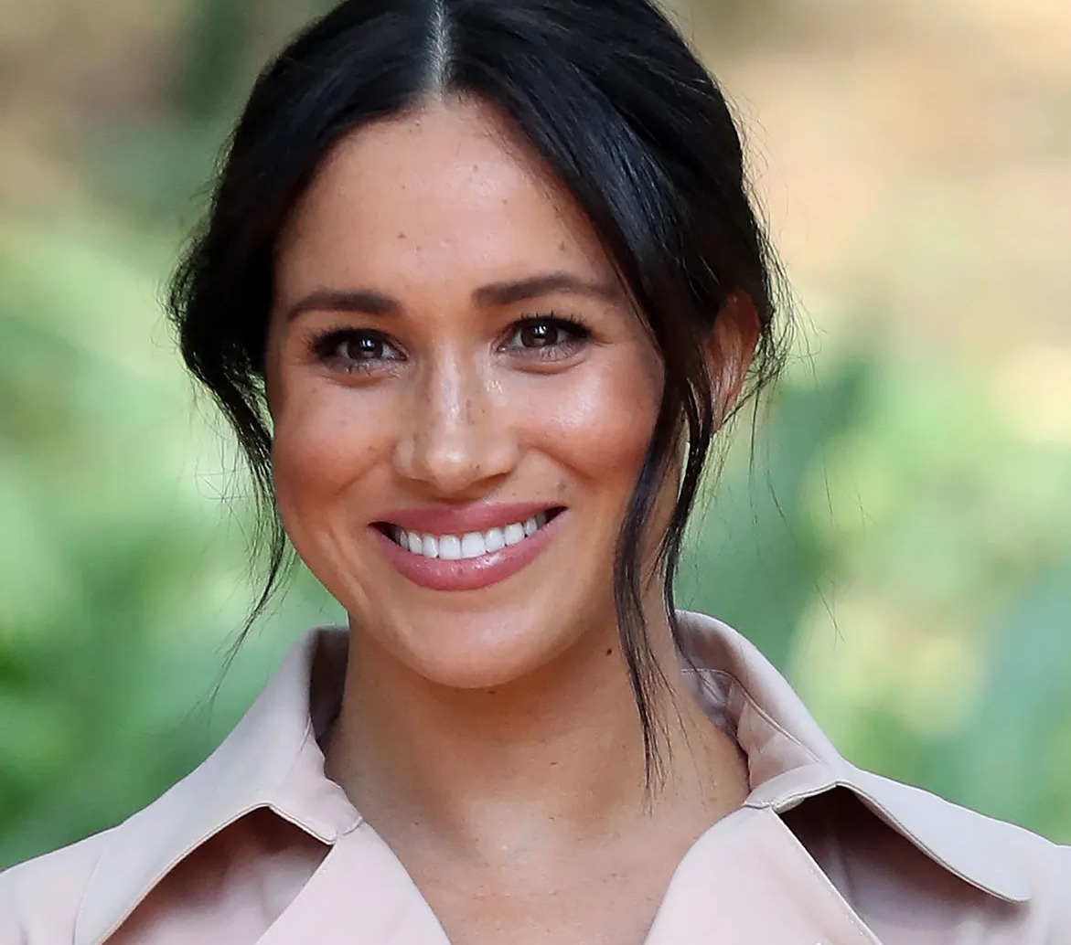 Gestul făcut de Meghan Markle lângă locul decesului Prințesei Diana a provocat indignare. Fanii o acuză de lipsă de respect