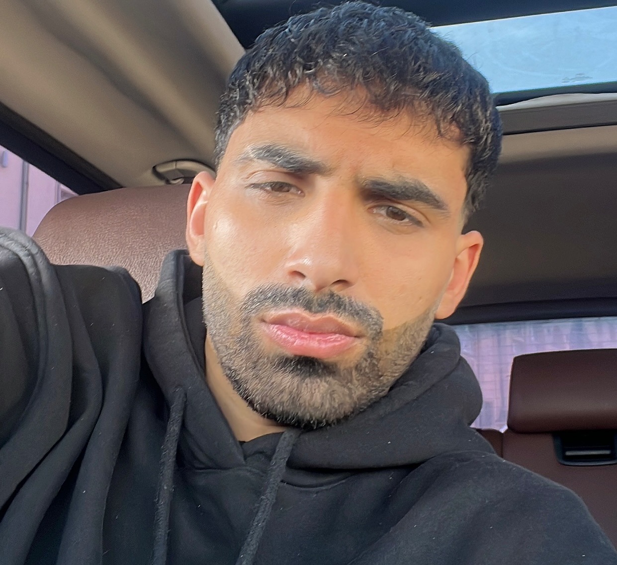 Conflict uriaș între Ahmed și Dorobanțu! Scene uluitoare în camera de hotel. Totul a început dintr-o nimica toată, iar reacțiile lor ulterioare sunt de necrezut