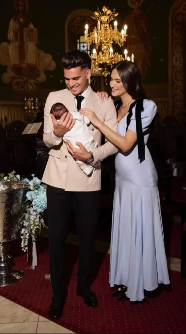 Câți lei a dat Elena pe rochia pe care a purtat-o la botezul fiului ei. Soția lui Ianis Hagi a atras toate privirile