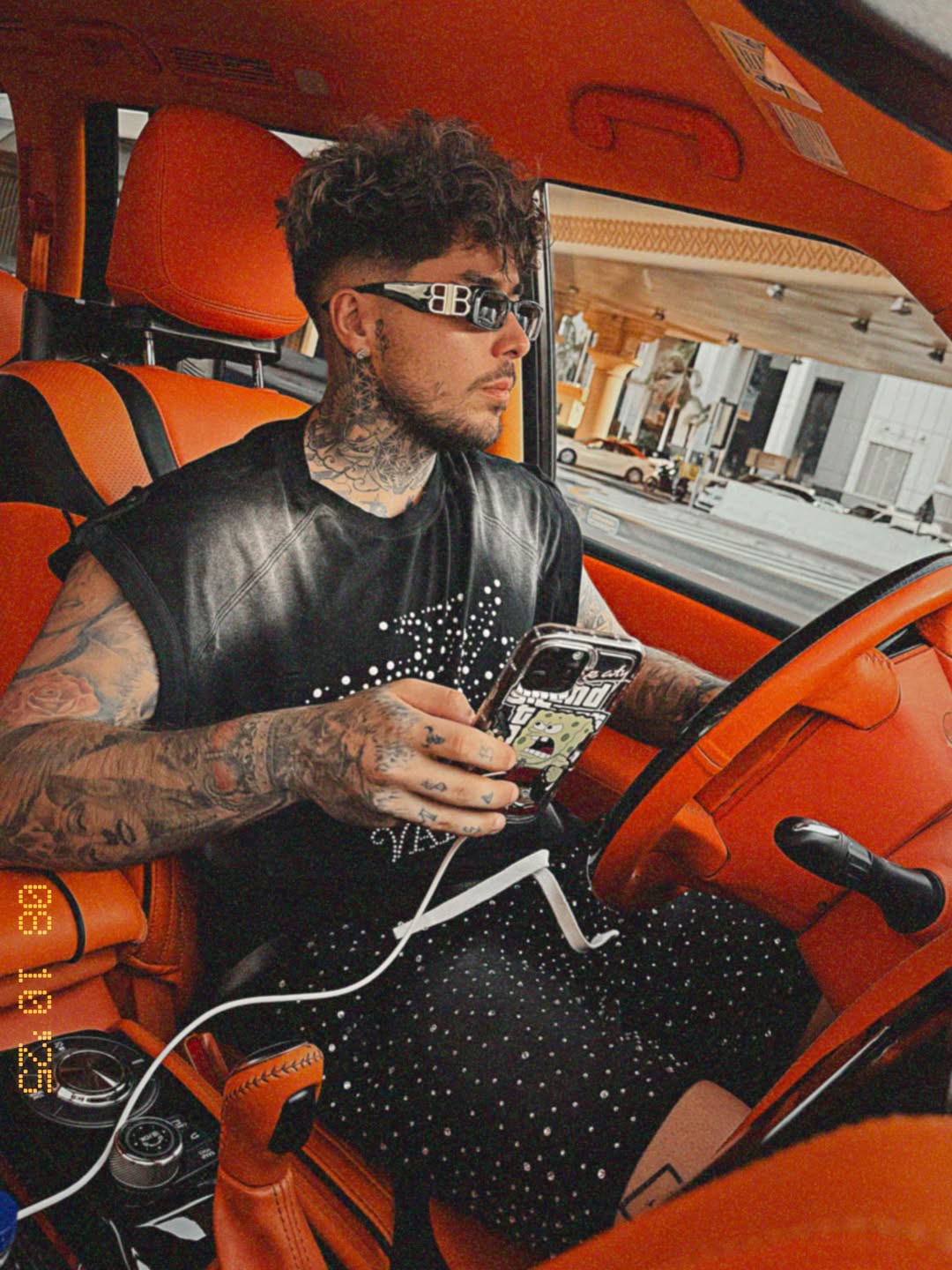 Lino Golden are iubită! Artistul și-a ales o copie aproape fidelă a fostei soții. Unde a dus-o în vacanță