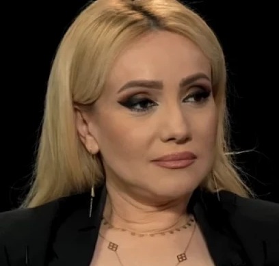 Adriana Ochișanu rupe tăcerea! Ani la rând a pozat în femeia fericită, dar în spatele zâmbetului era o durere uriașă. Perioada grea din timpul căsniciei: „Totul se întâmpla în fața copilului…”