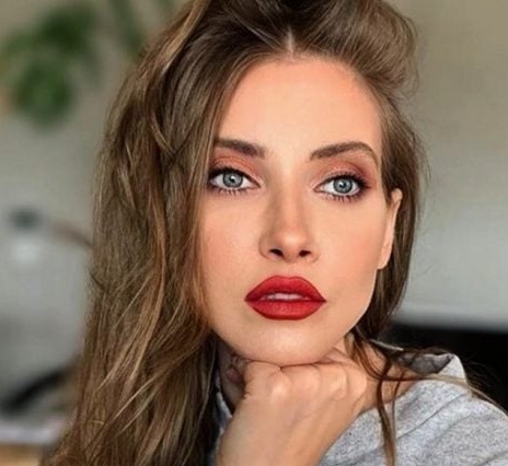 Luxul nu te scapă de surprize! Iulia Albu povestește că, în vila sa din centrul Capitalei, a rămas fără apă caldă