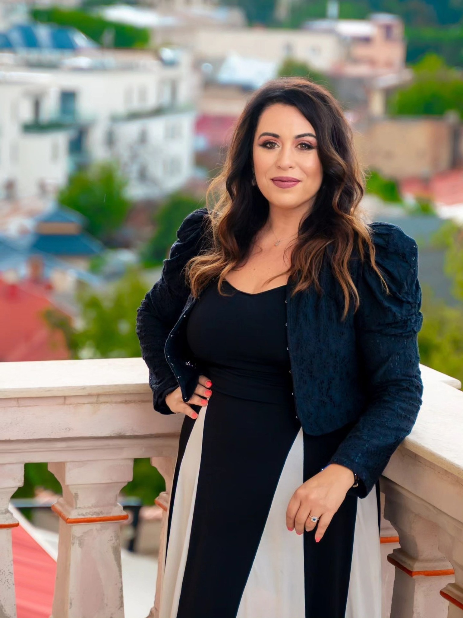 Oana Roman, ironie usturătoare pentru femeile care se critică între ele