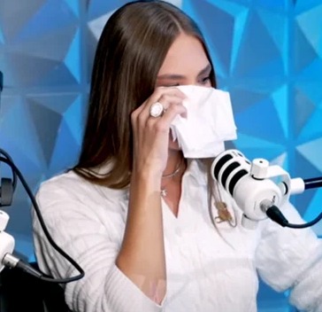 Poveste emoționantă de viață! Olga Guțanu, actuala parteneră a lui CRBL, a crescut fără tată: „Nu mi-l amintesc… îl știu doar din poze”