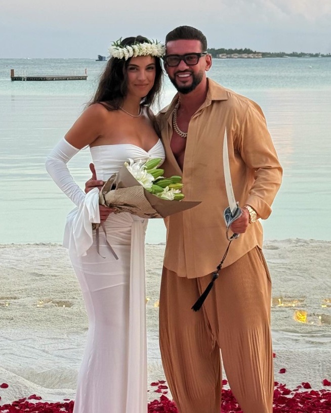 Dorian Popa și Andreea s-au căsătorit în Maldive! Reacția emoționantă a mamei artistului