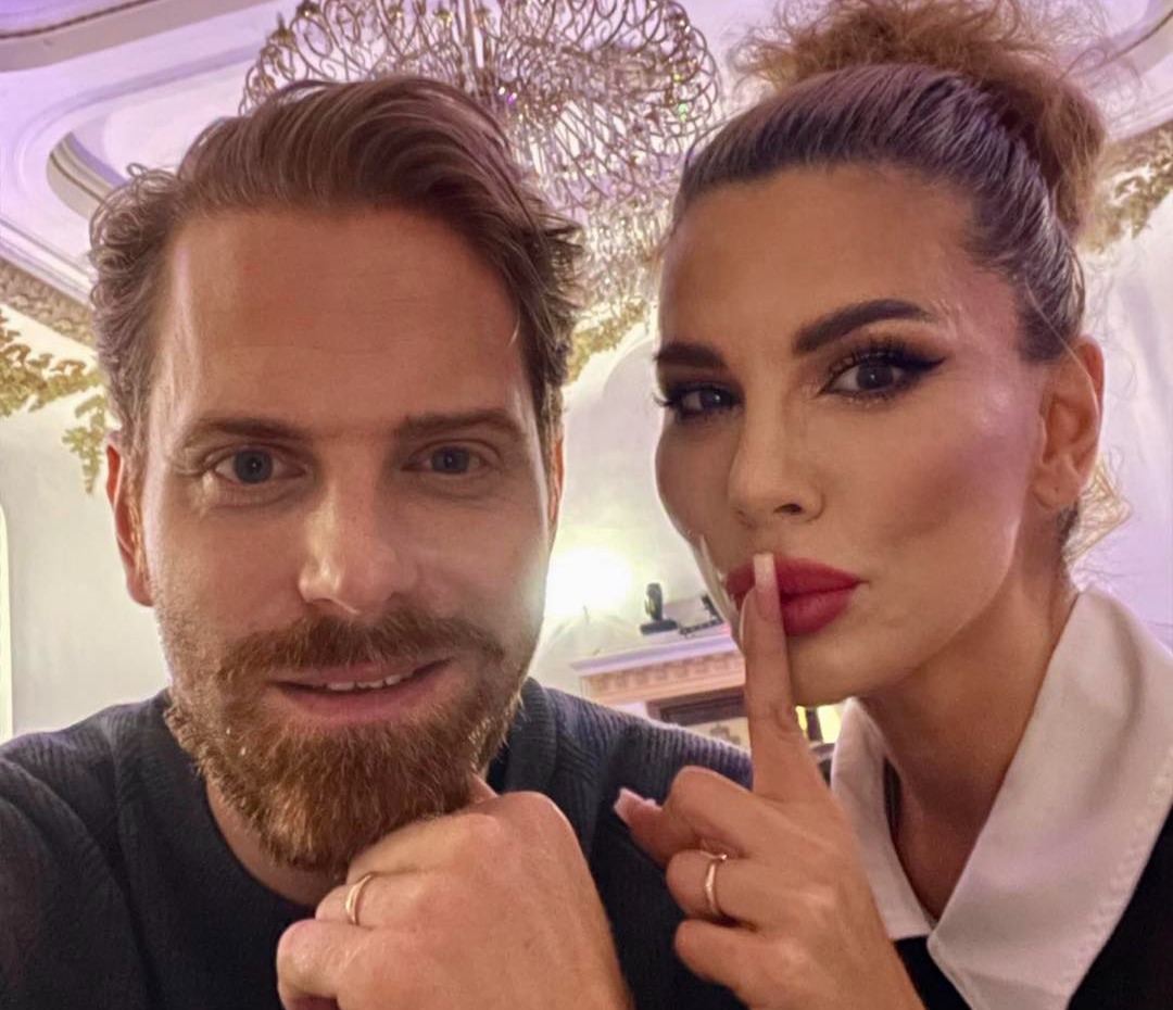 Alina și Ilan Laufer au luat o decizie neașteptată. Nu își vor boteza fiica. De ce au ales să nu organizeze ceremonia de creștinare