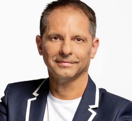 Dan Negru, despre noul sezon „The Floor” și pasiunea pentru imobiliare: „Televiziunea e prezentul, construcțiile sunt durabilitatea”