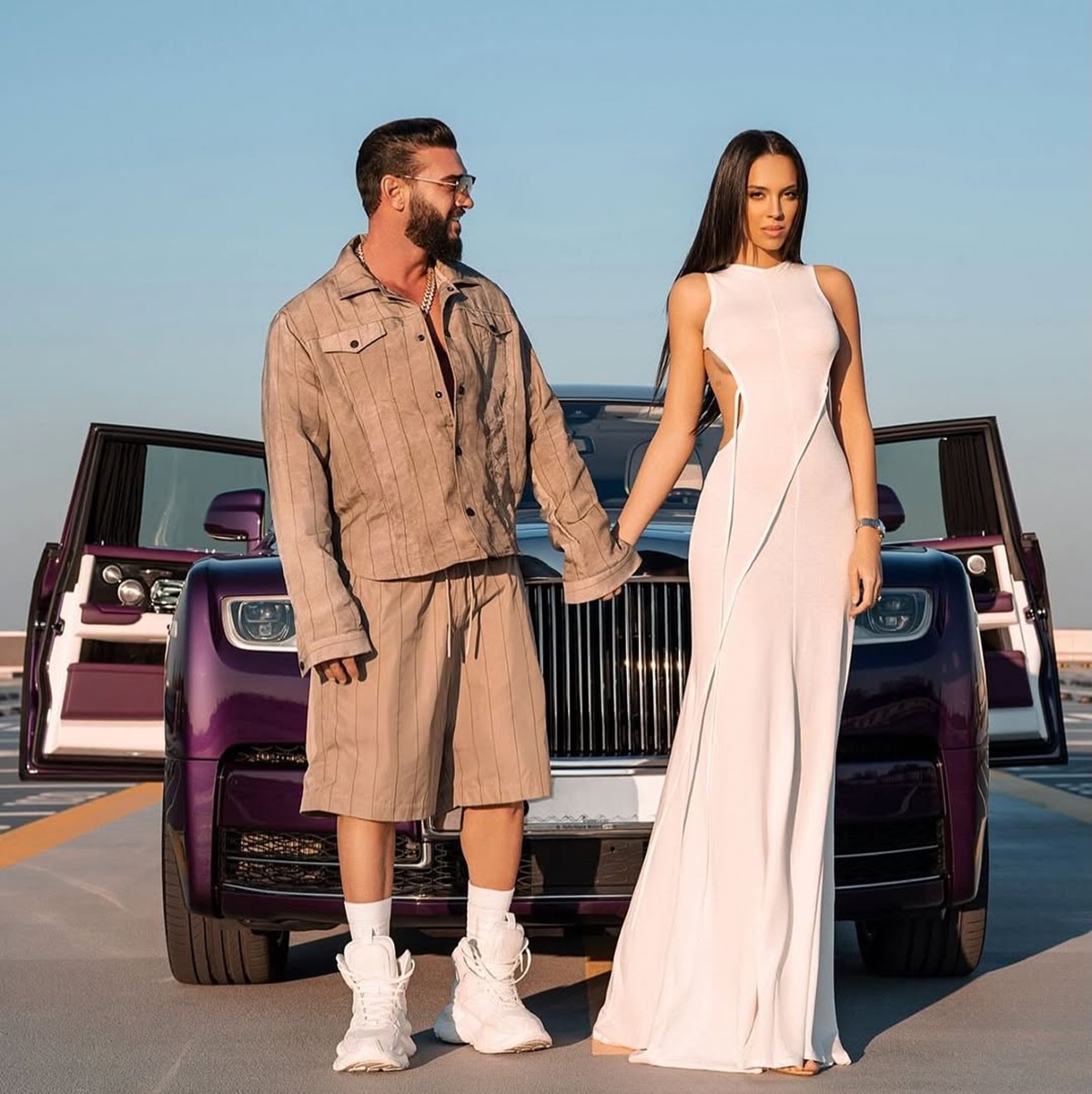 Dorian Popa surprinde cu o imagine de familie: alături de soția lui și un bebeluș. Cine este copilul?