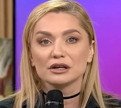 Cristina Cioran, reacție tranșantă după criticile primite că nu mai are răbdare cu doi copii. Vedeta mărturisea recent că își dorește și al treilea copil