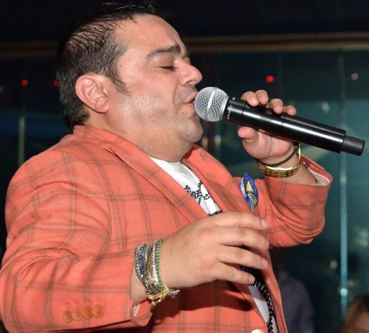 Adrian Minune, Dat Jos de pe Scenă la Vaslui: Motivul Surprinzător Dezvăluit de Organizator