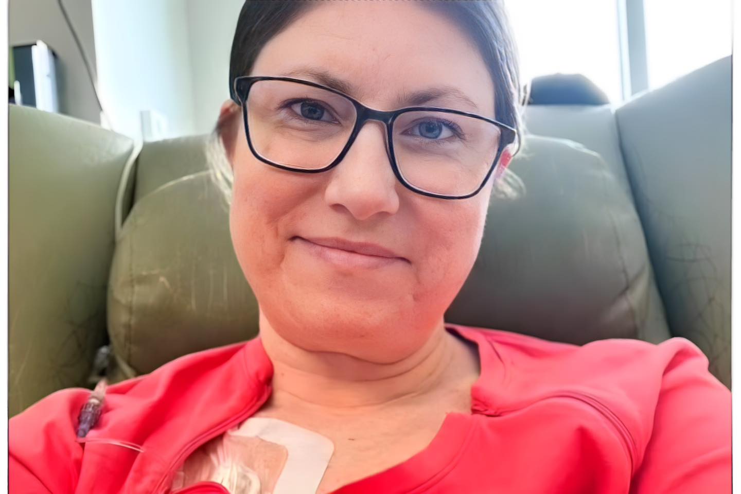 A mers la medic pentru dureri de spate și a aflat că suferă de o boală gravă. Povestea tinerei mame care a sfidat toate pronosticurile