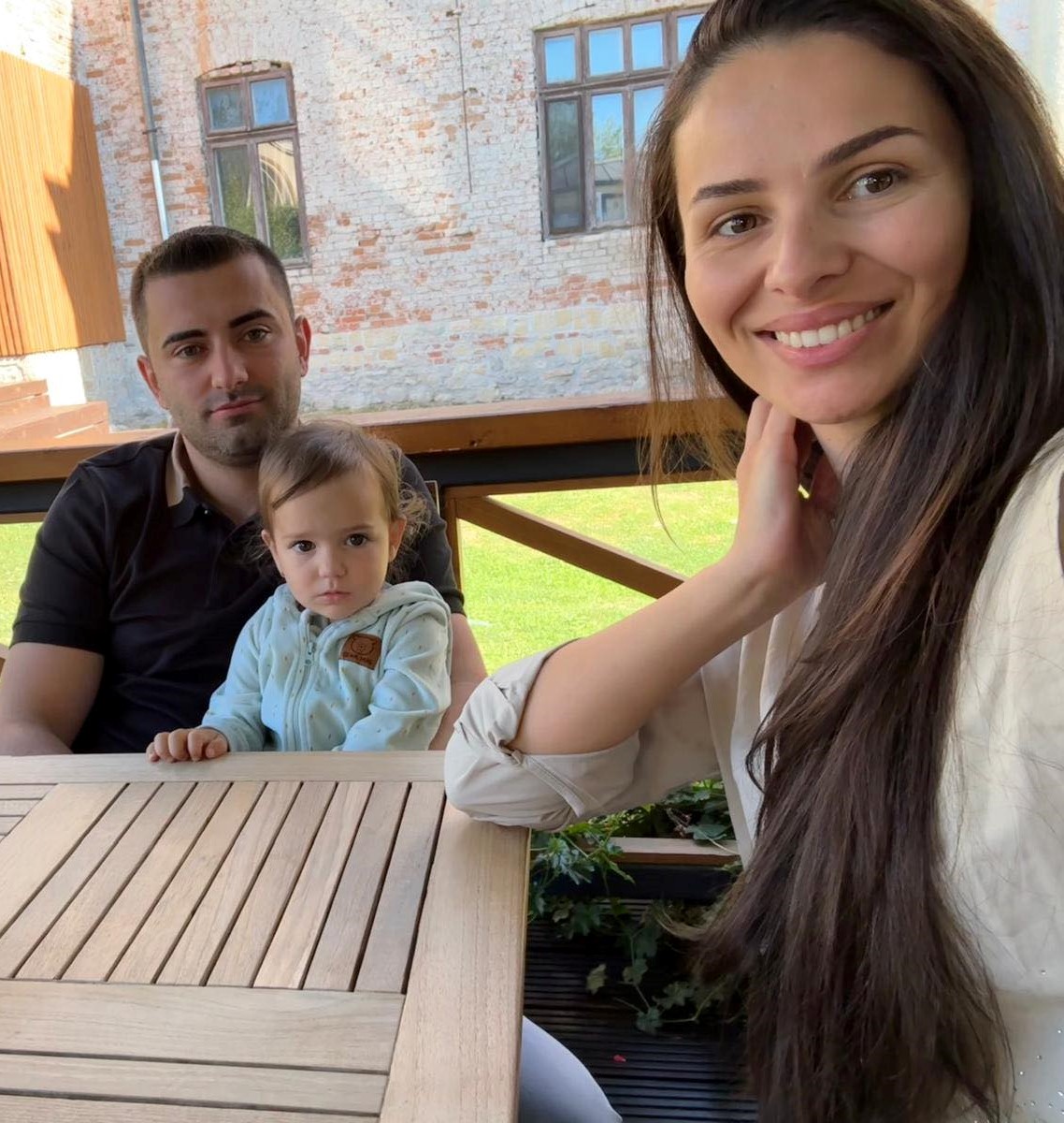 Ea este fetița de doar 2 ani care a murit în cabinetul stomatologic din Sectorul 3. Noi informații despre familia micuței