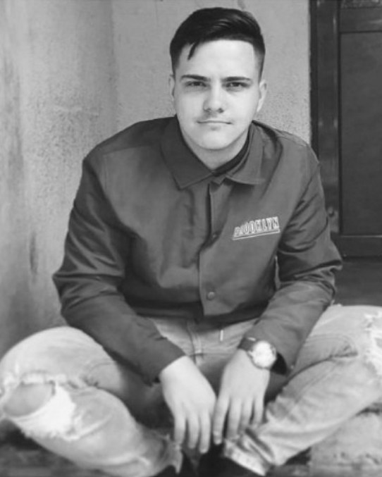 Tragedie în Mioveni: Ovidiu P., un tânăr de doar 27 de ani, a fost găsit fără viață în propria locuință