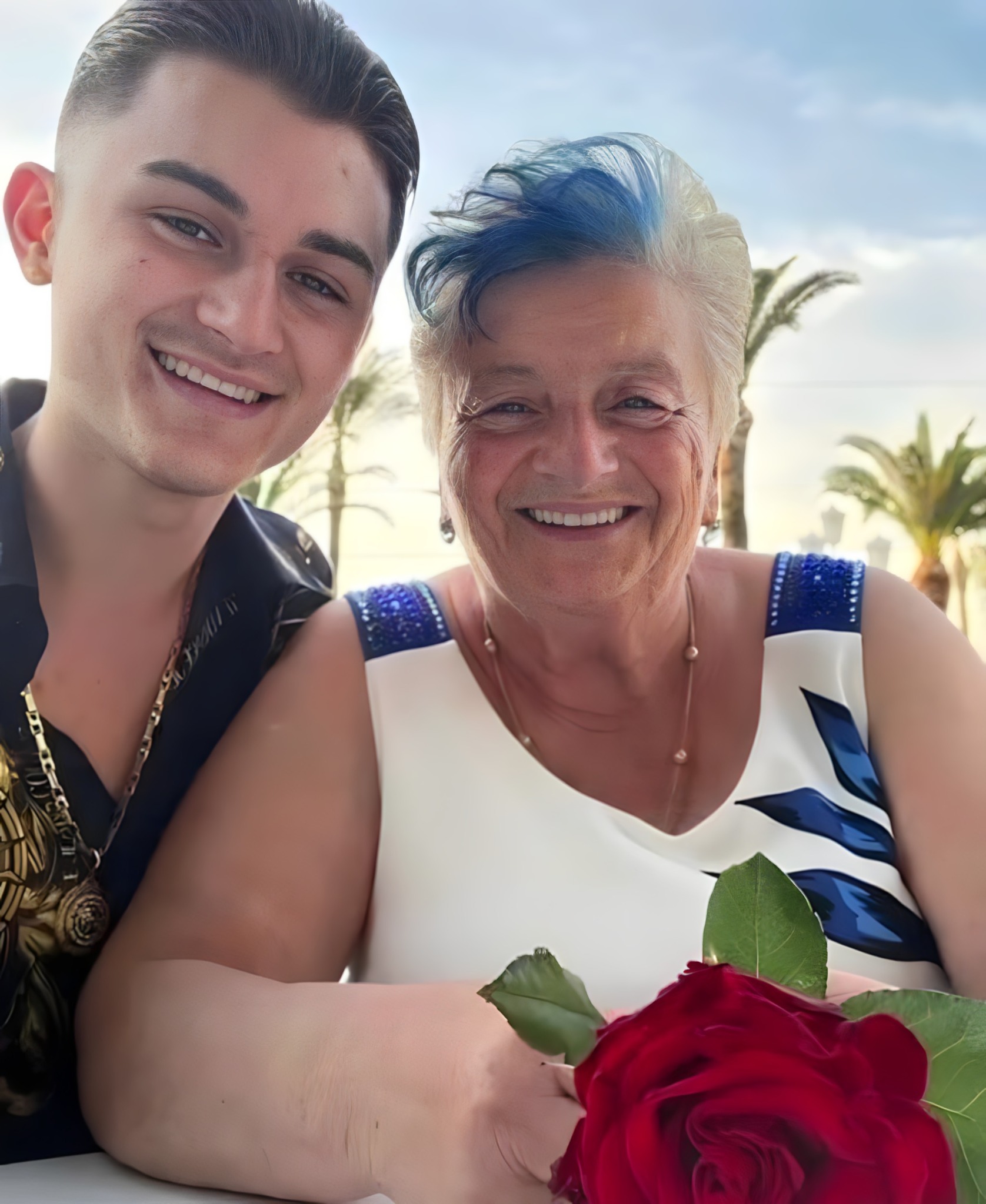 El are 19 ani, ea are 76. Cererea în căsătorie care a creat isterie pe internet. Ce s-a întâmplat a uimit milioane de oameni