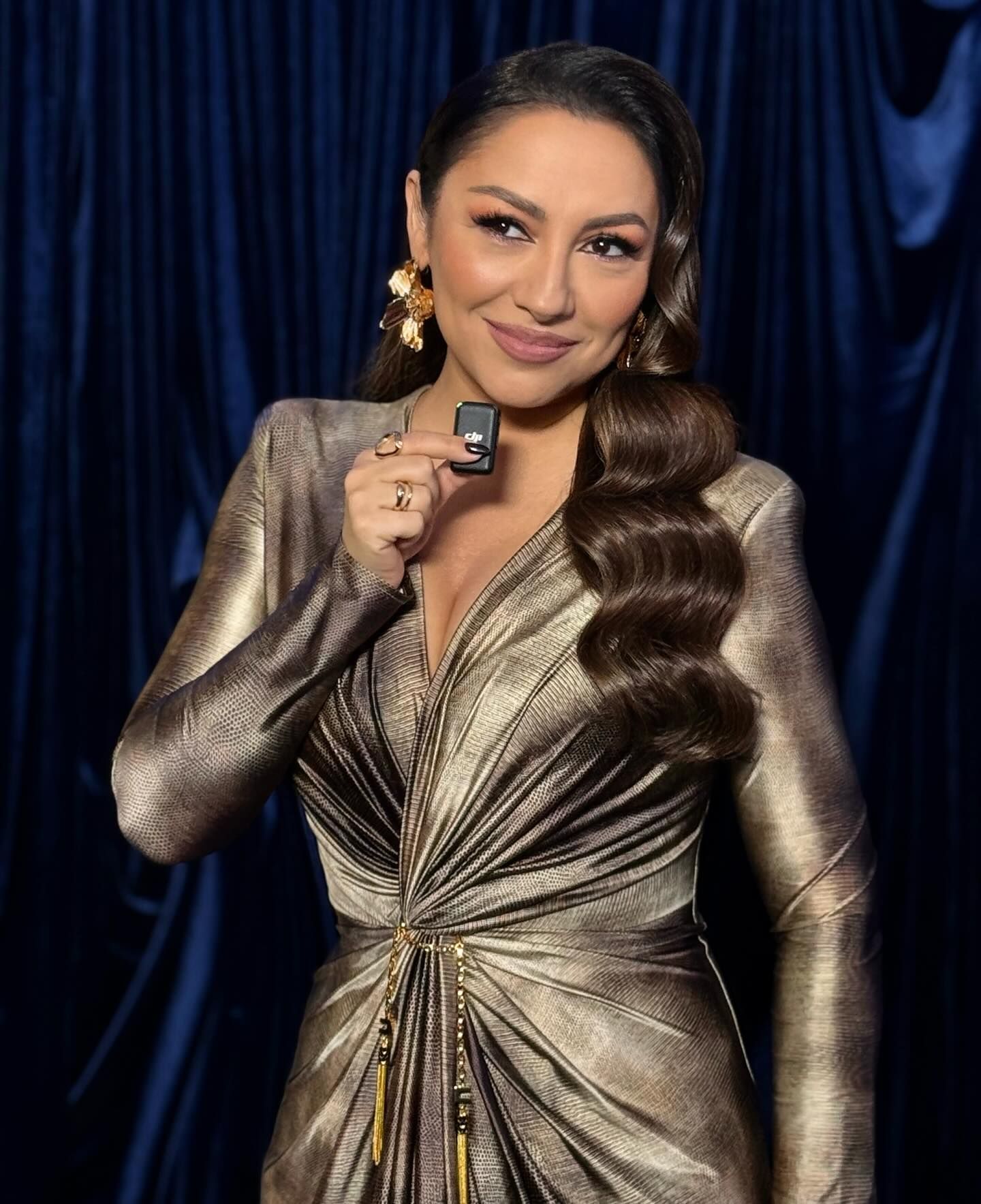 Vă amintiți cum arăta Andra la debutul carierei? Artista era roșcată și purta ținute îndrăznețe: „Nu trebuie să ne fie rușine cu ce am trăit”