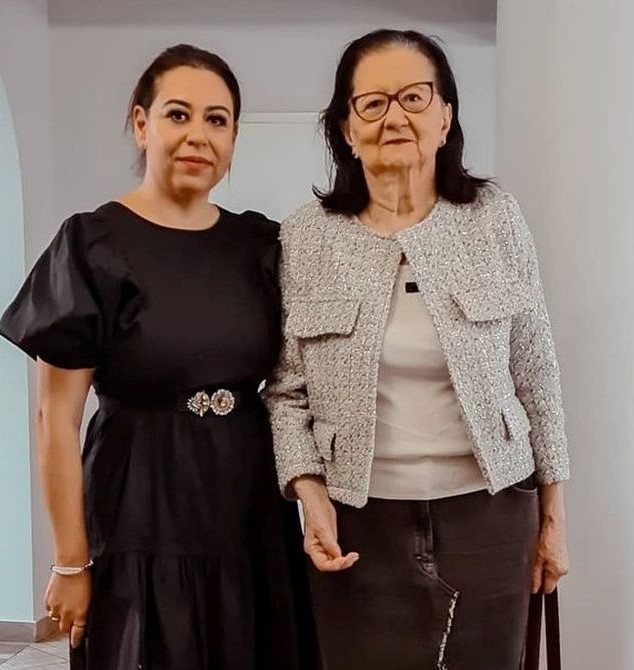 Imagine de suflet cu Mioara Roman, publicată de Oana Roman: „Ultima noastră cafea împreună”