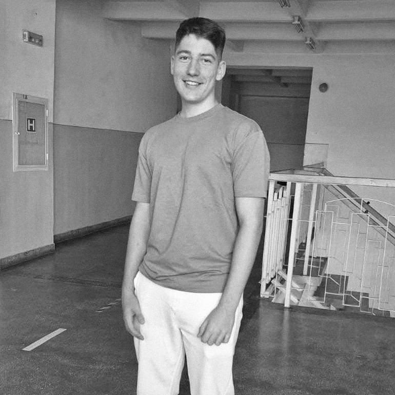 Doliu în lumea sportului din Hunedoara: A murit Fabian Căprău, un tânăr arbitru de doar 18 ani