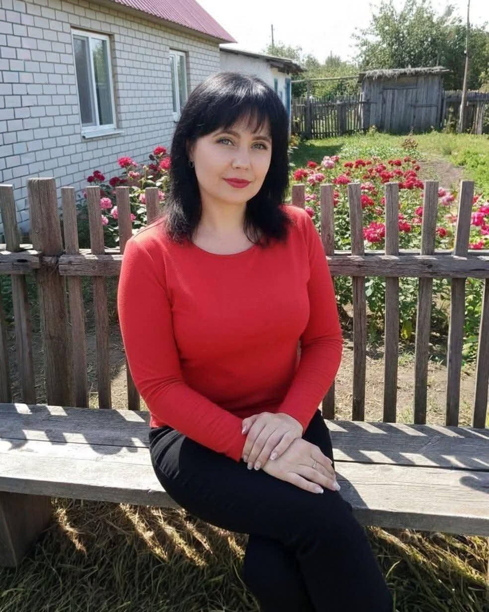 Motivul pentru care bărbații în vârstă preferă femeile mai tinere este mai complex decât pare la prima vedere