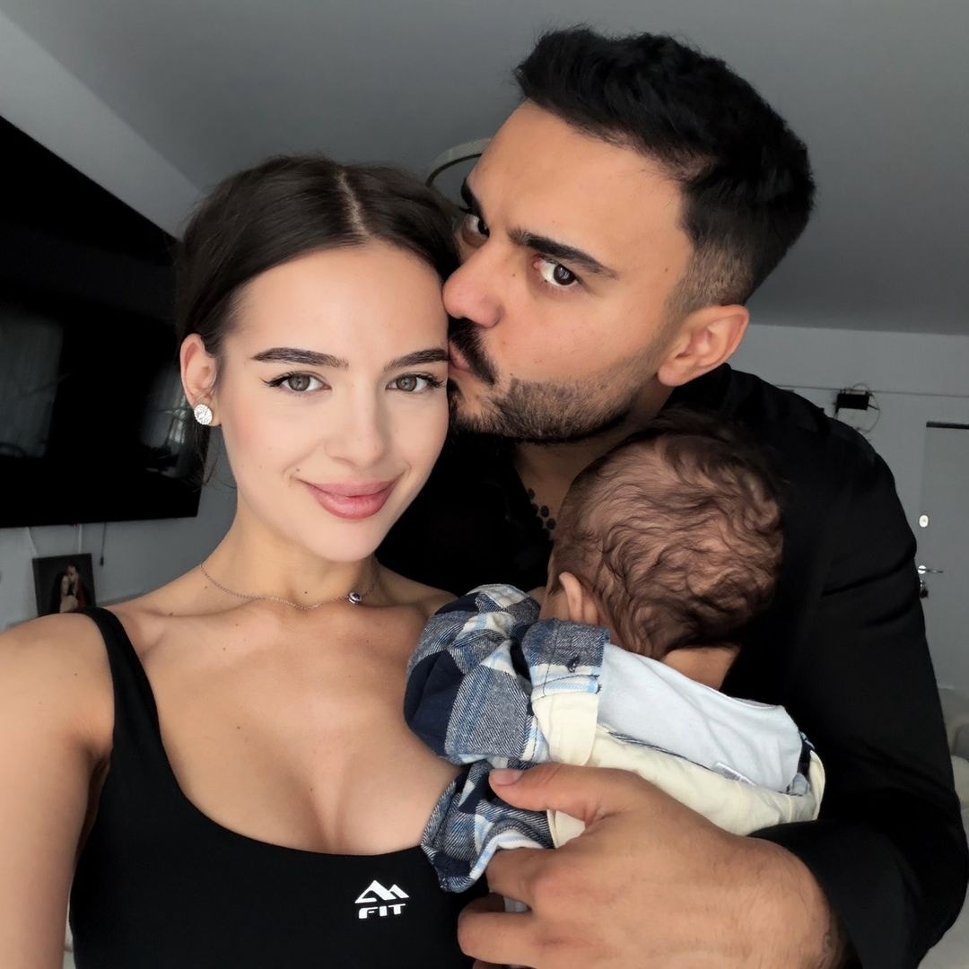 Primele imagini cu fiul lui Jador! Micuțul Avraam seamănă perfect cu tatăl său