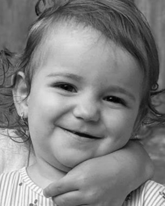 Ultima fotografie cu Sara, fetița de doi ani care a murit în cabinetul stomatologic