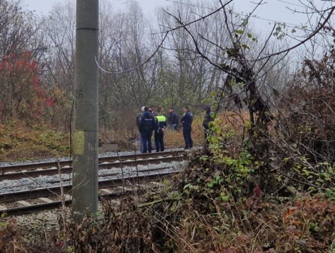 Misterul morții tinerei din Bacău, găsită lângă calea ferată, a fost elucidat. Cum a murit, de fapt: