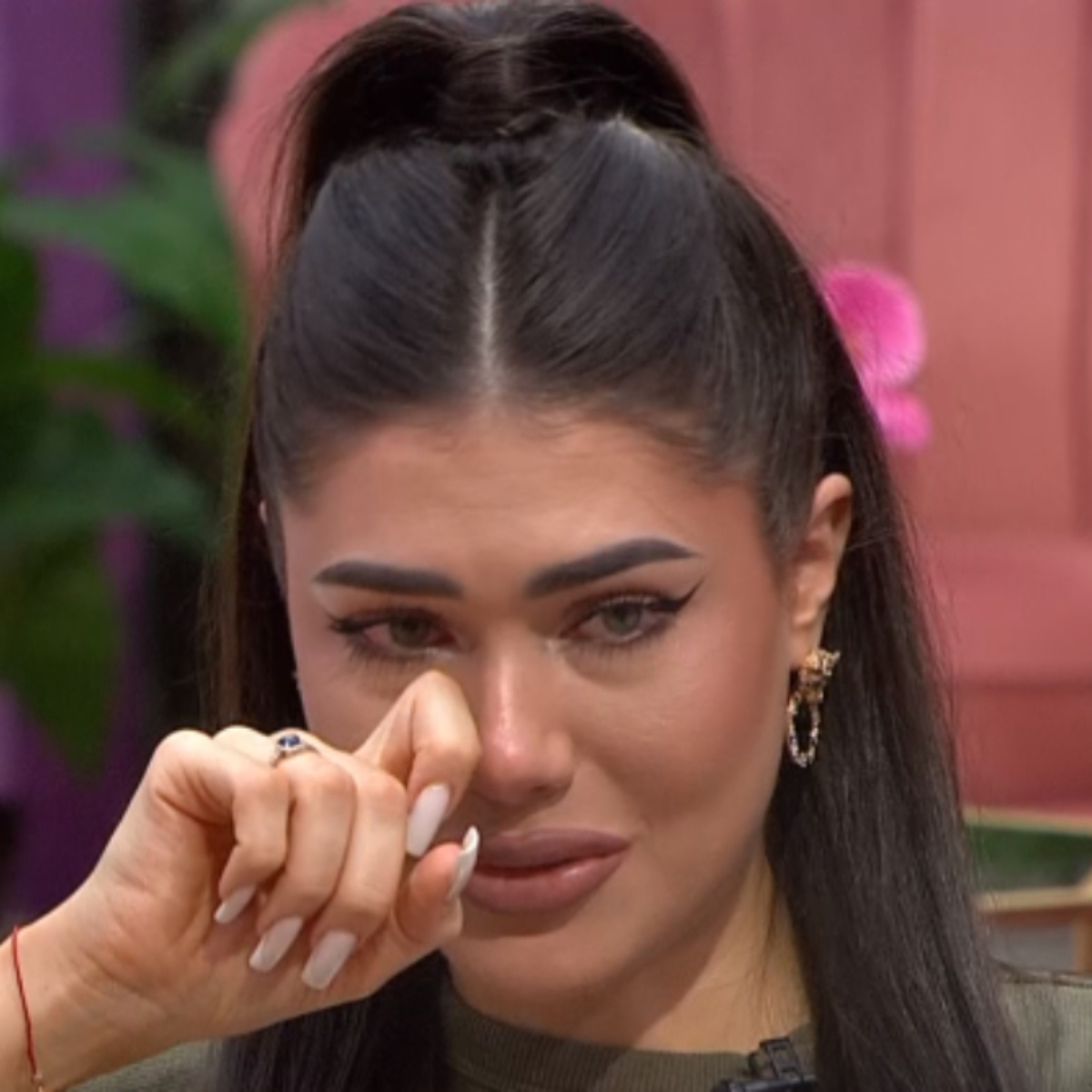 Lia, în lacrimi. Motivul dureros pentru care mama ei a ales să nu mai vorbească cu ea: „Mă doare…”