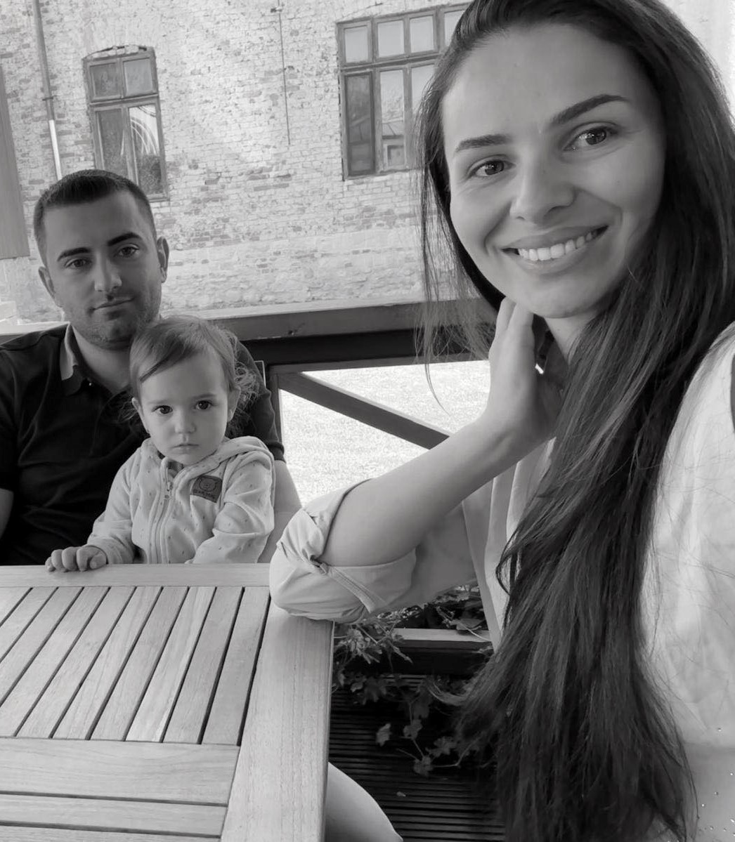 Mama Sarei, fetița de 2 ani care a murit la stomatolog, trăiește un coșmar fără sfârșit. Gestul sfâșietor pe care l-a făcut la câteva zile după înmormântare