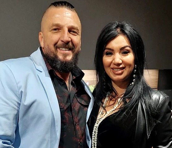 Adriana Bahmuțeanu, luată prin surprindere la cununie! Cine a apărut pe neașteptate la starea civilă.vezi in comentarii