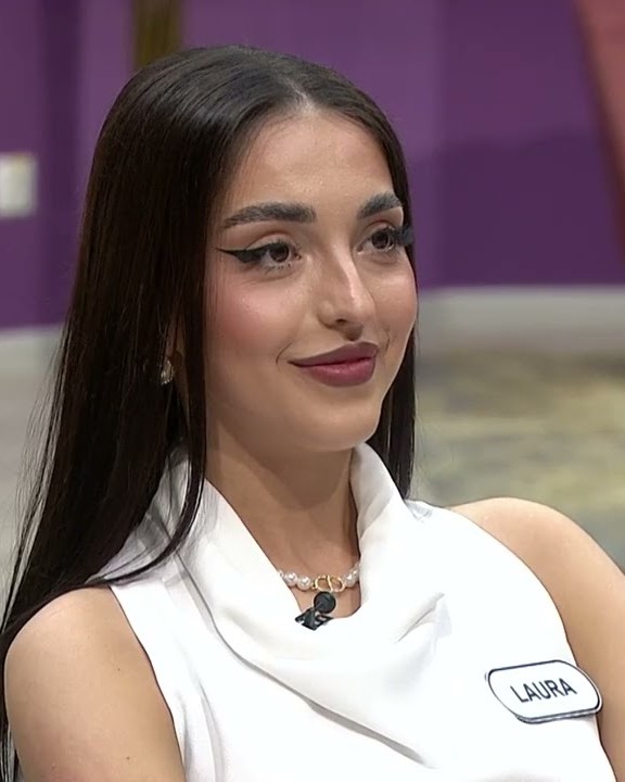 Laura, fosta concurentă de la „Casa iubirii”, schimbare uluitoare de look! Tânăra arată complet diferit: