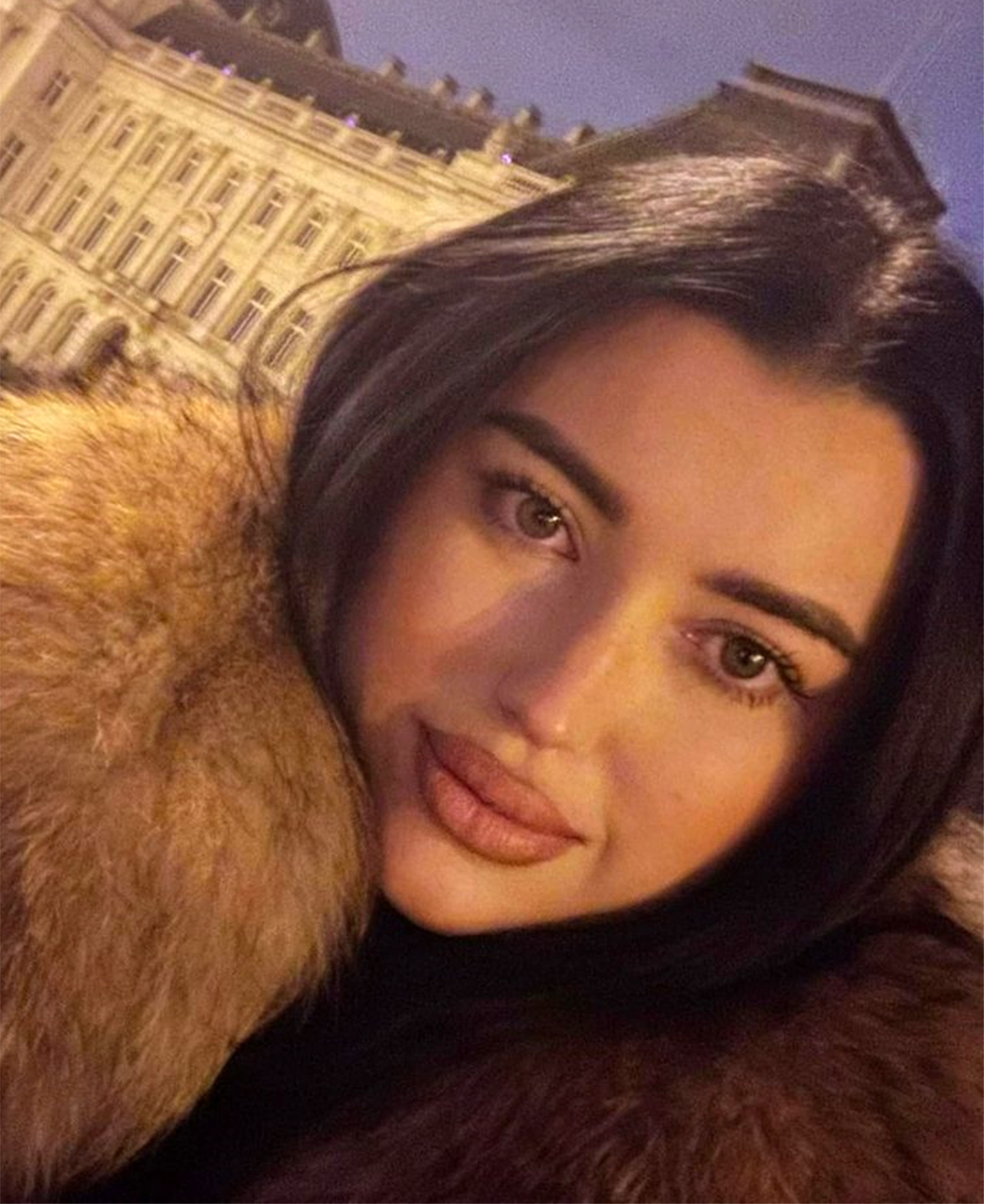 Un constănțean și-a scos la vânzare iPhone-ul 16 Pro Max. A fost contactat de Sabrina, care i-a propus o întâlnire în mall, dar ce a urmat depășește orice imaginație