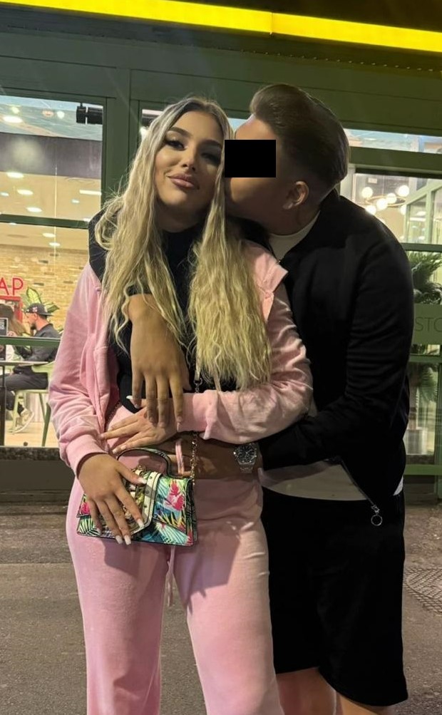 Iubitul tinerei moarte în accidentul provocat de prietena ei, sfâșiat de durere! Gestul lui arată cât de mult îi lipsește: „Dragostea mea…”